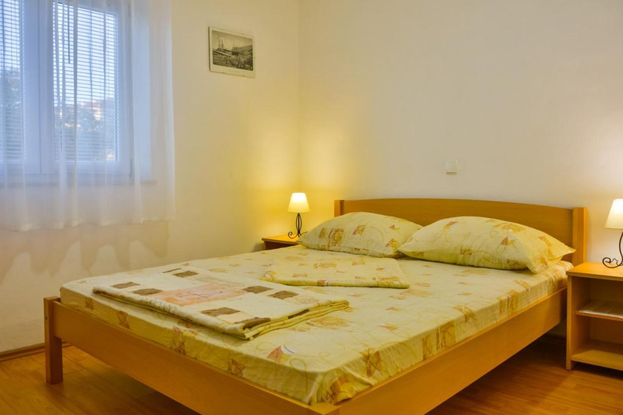Apartments With A Parking Space Senj - 11520 Екстериор снимка
