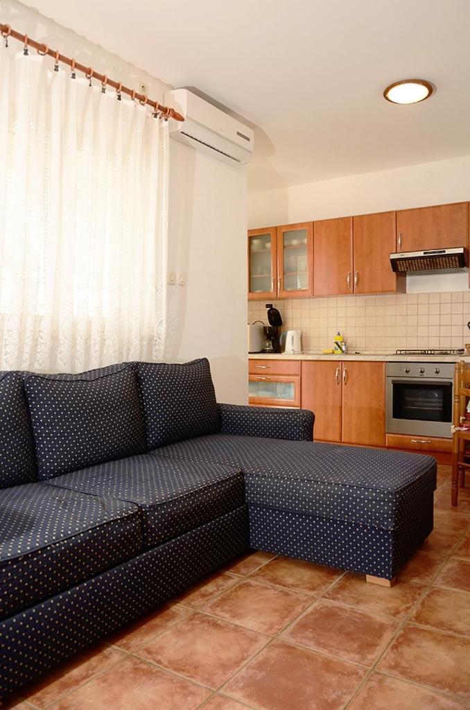 Apartments With A Parking Space Senj - 11520 Стая снимка