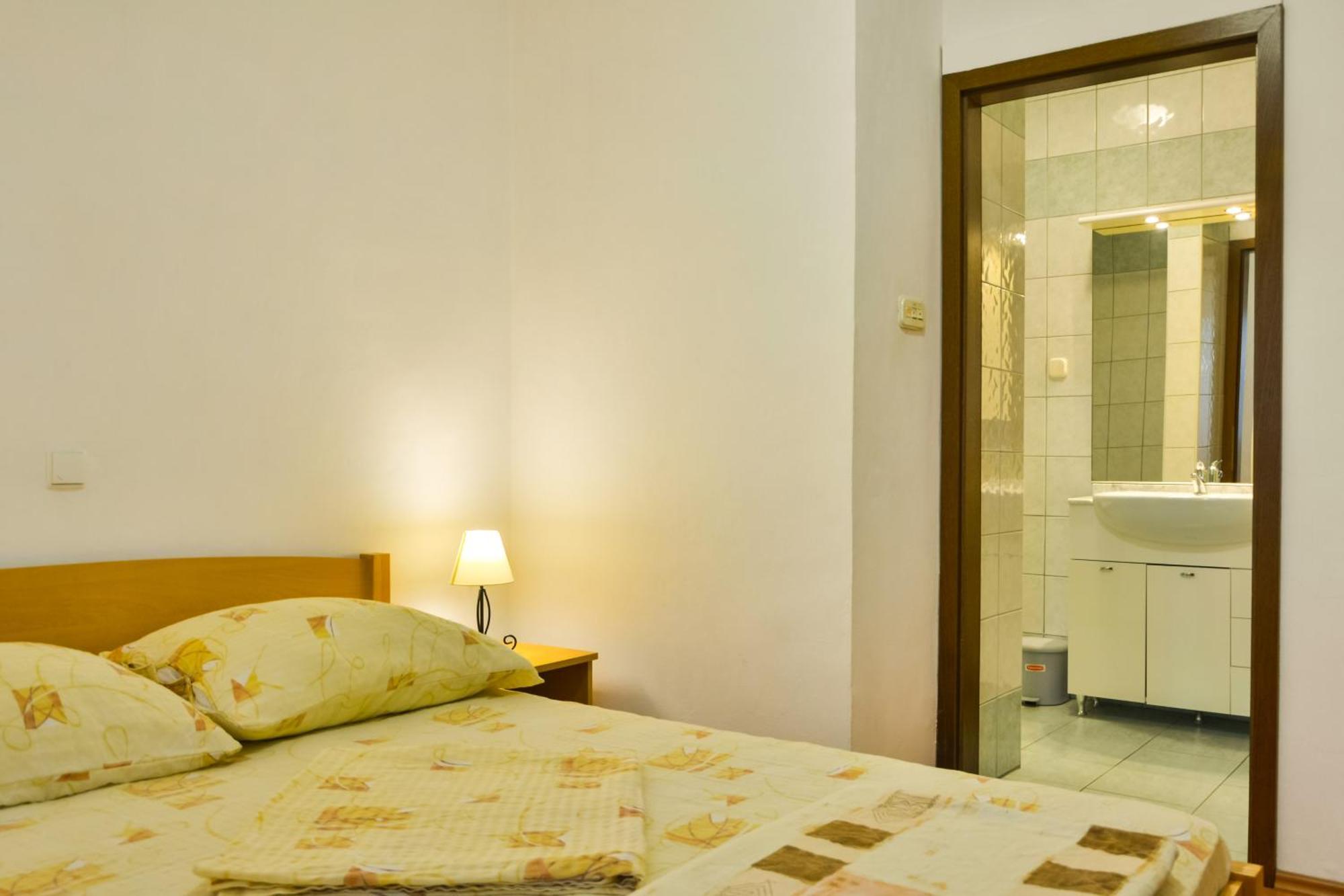 Apartments With A Parking Space Senj - 11520 Стая снимка